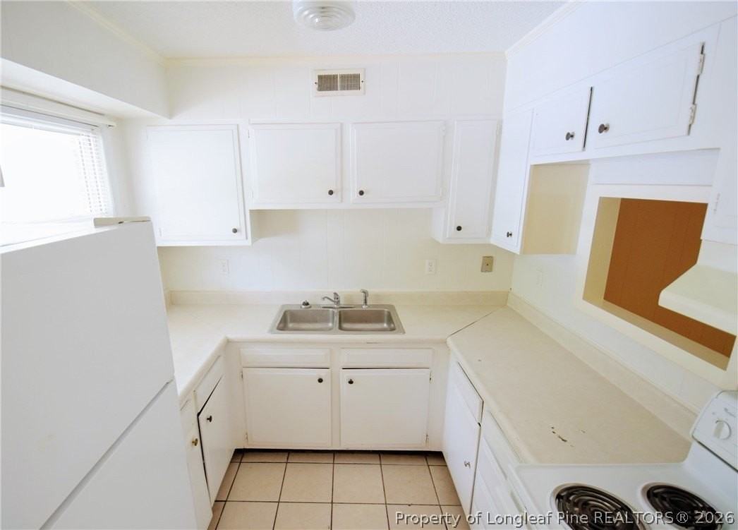 5654 Pope St Apt A - Photo 5 of 14