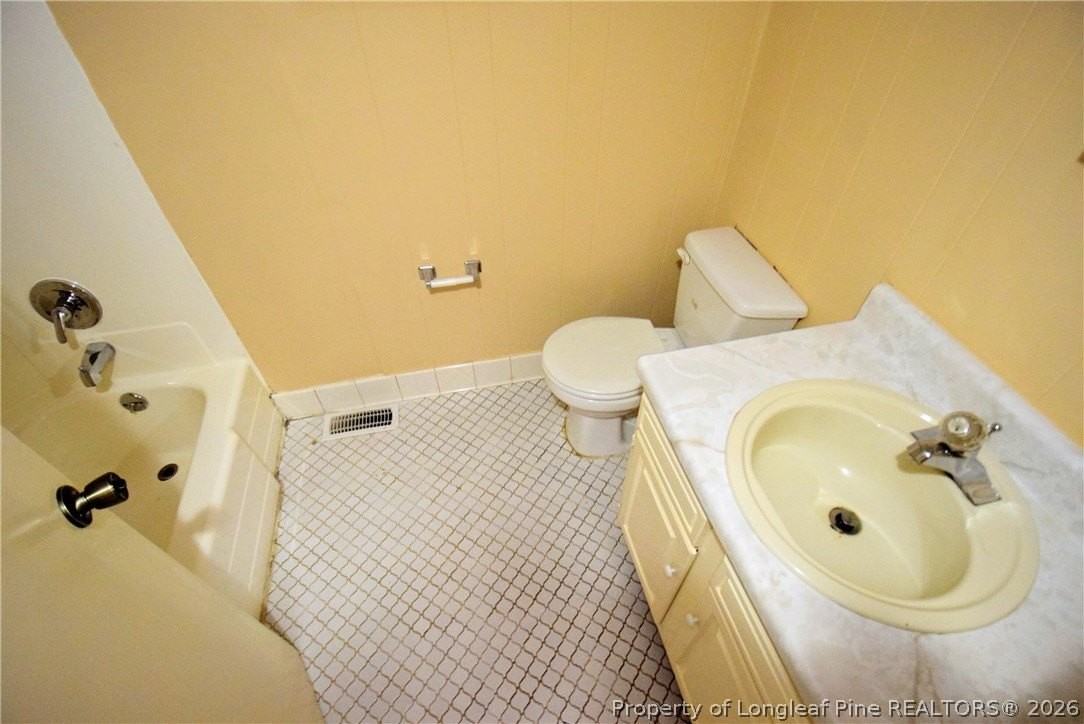 5654 Pope St Apt A - Photo 7 of 14
