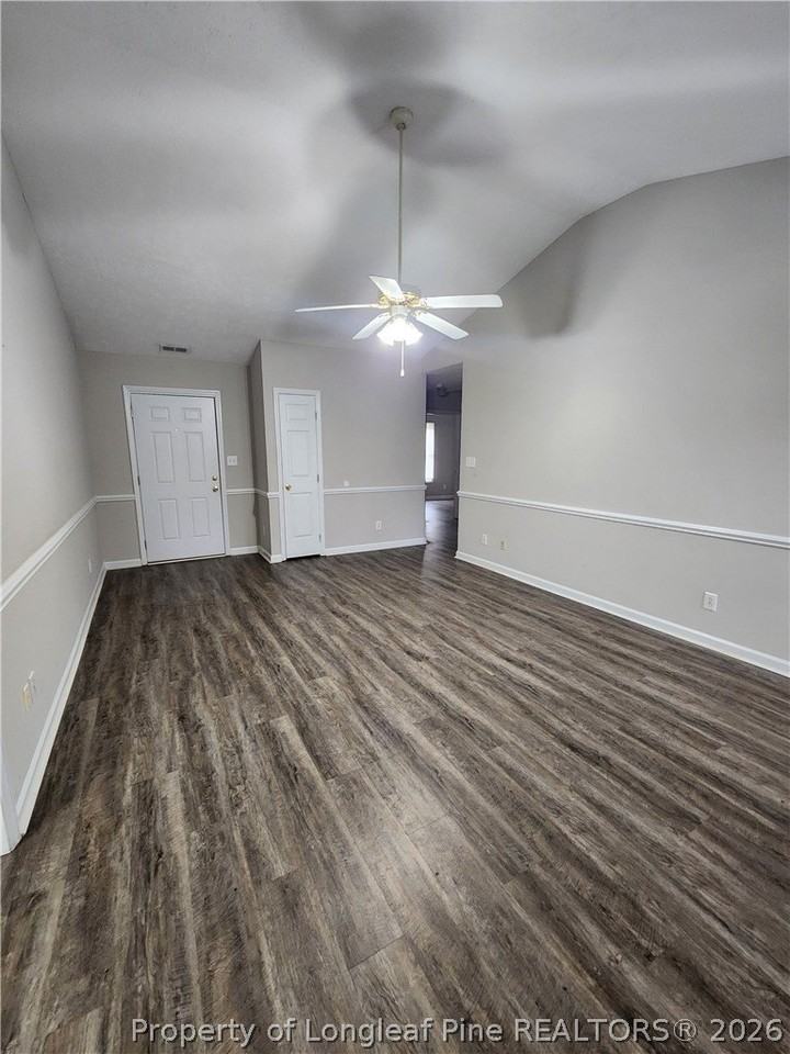1825 Swann St - Photo 4 of 16