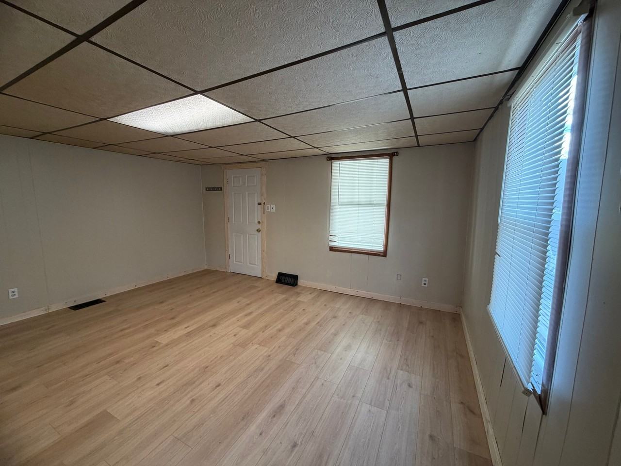 411 Argyle St #413 - Photo 2 of 8
