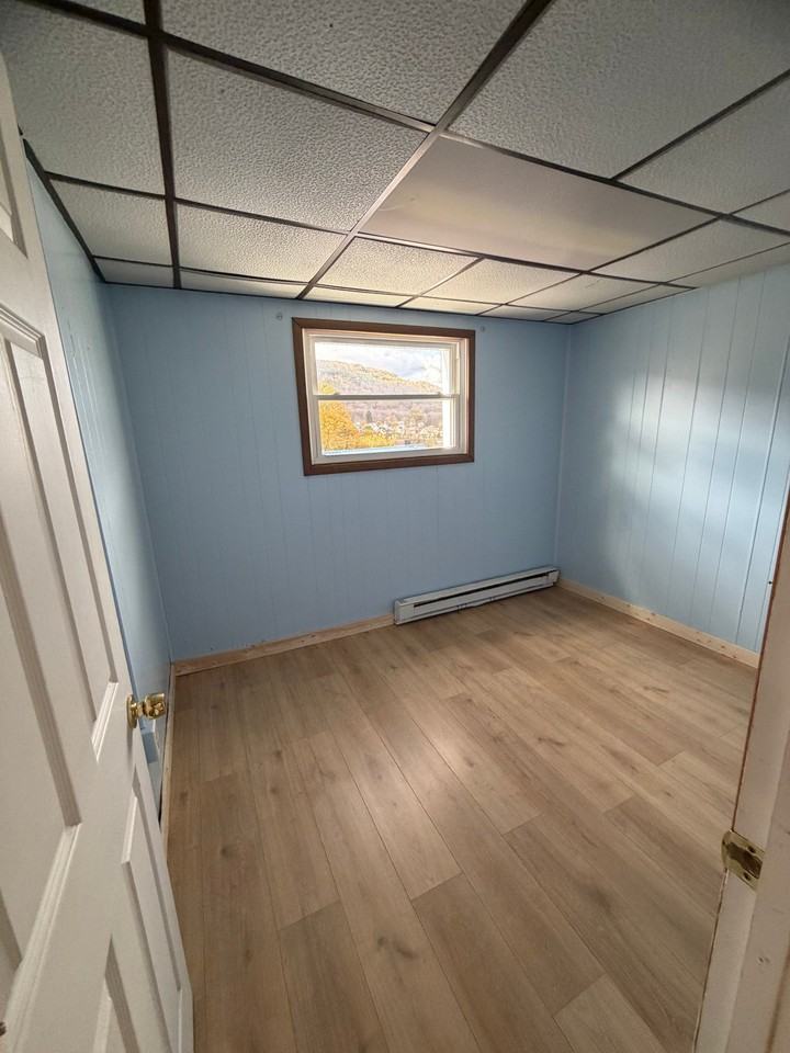 411 Argyle St #413 - Photo 6 of 8