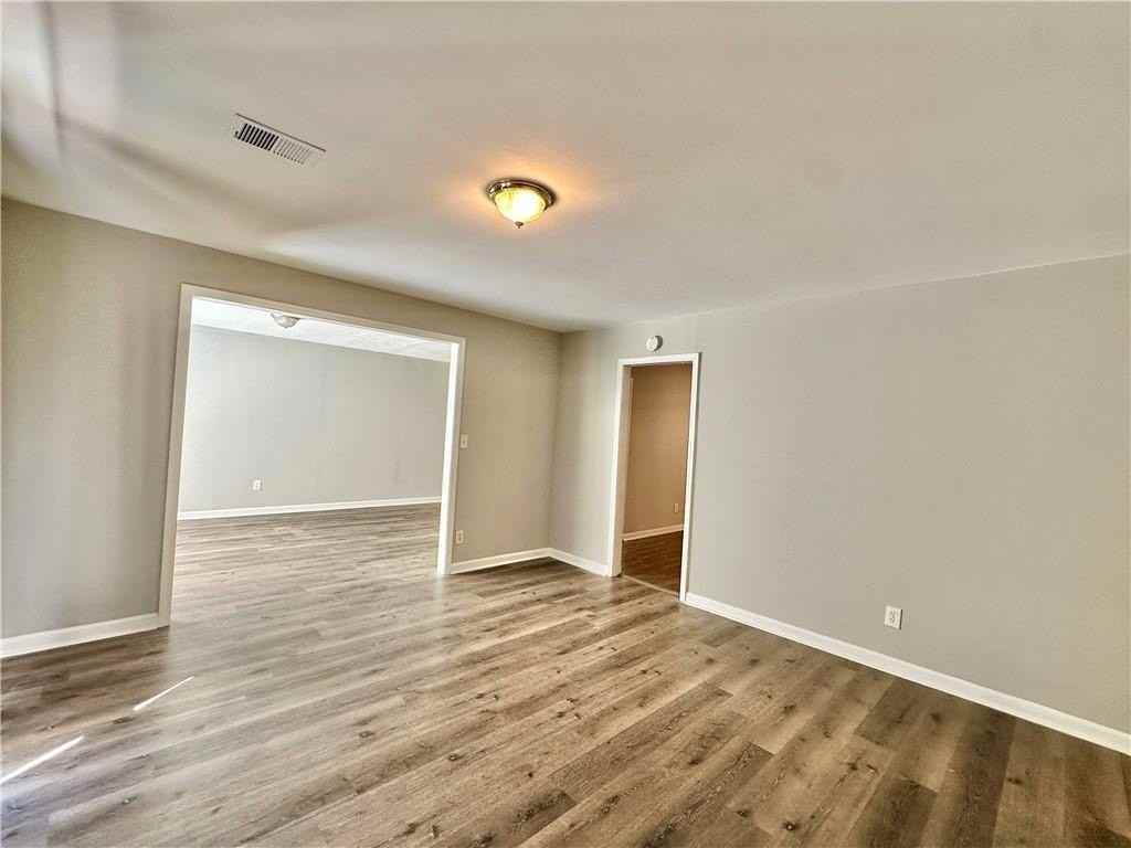 1223 Pineglen Dr - Photo 2 of 11
