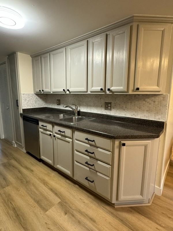 4628 S Woodduck Ln - Photo 3 of 12