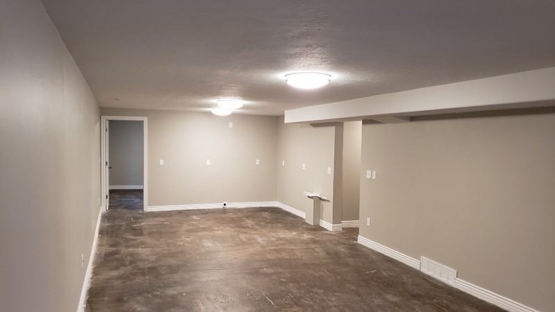 1691 N Main St - Photo 2 of 17