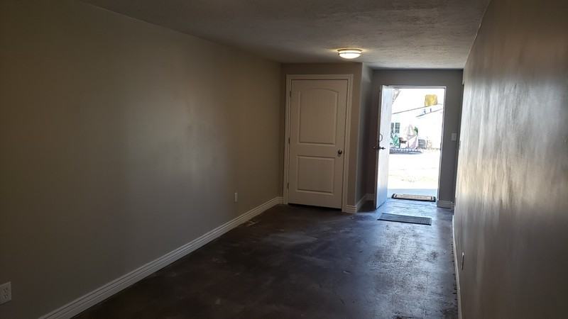 1691 N Main St - Photo 4 of 17