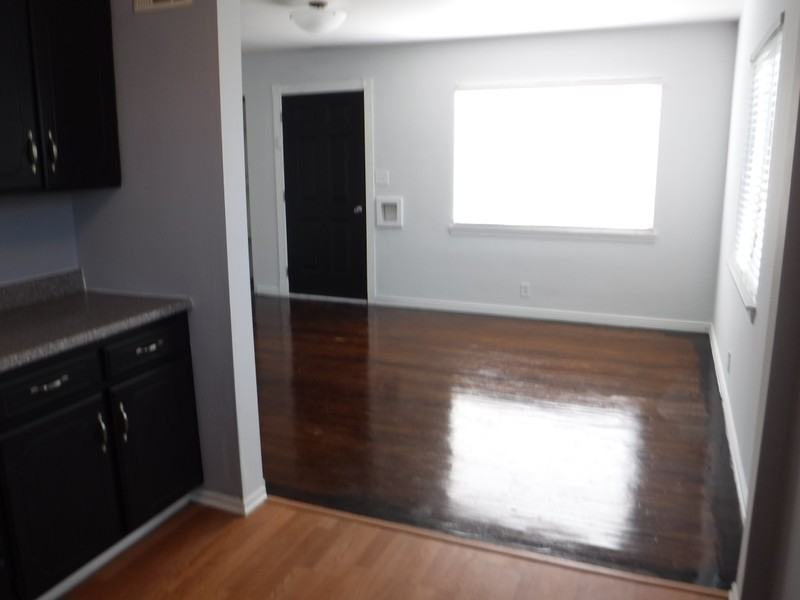 1036 S Pueblo St - Photo 4 of 10