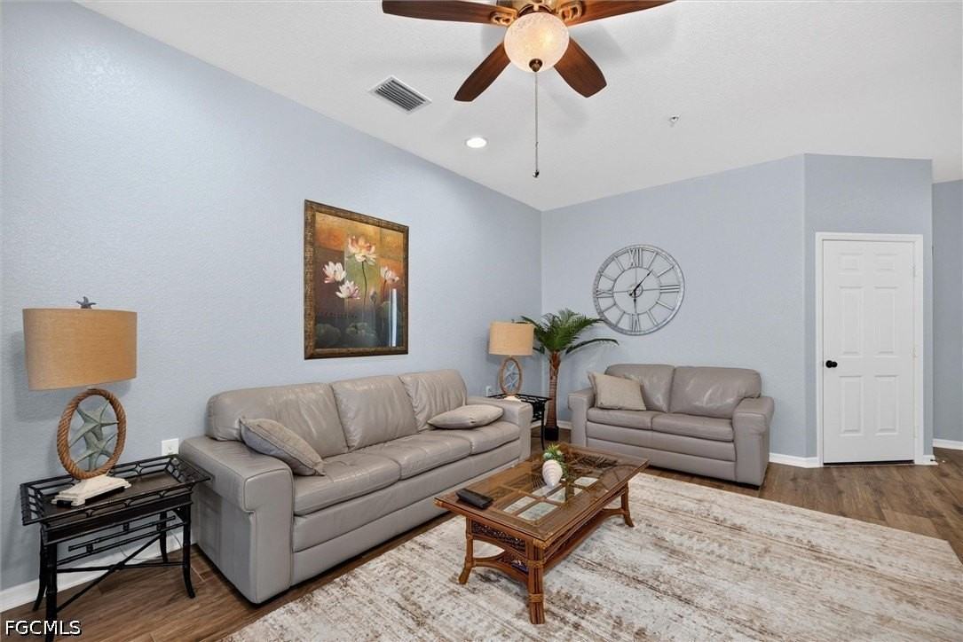 3231 Cottonwood Bnd #303 - Photo 6 of 28