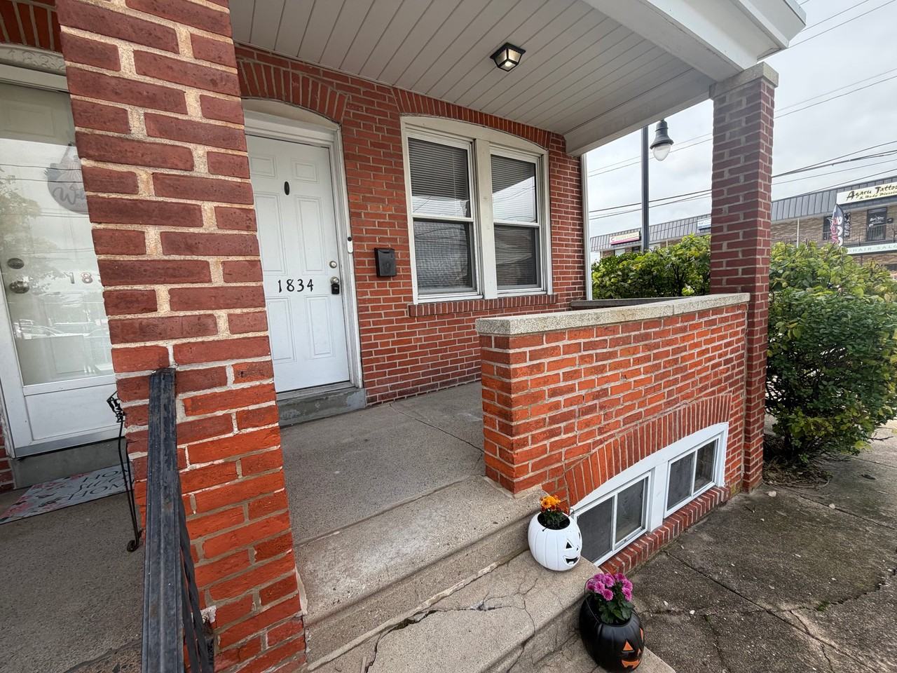 1834 W 11th St - Photo 5 of 16