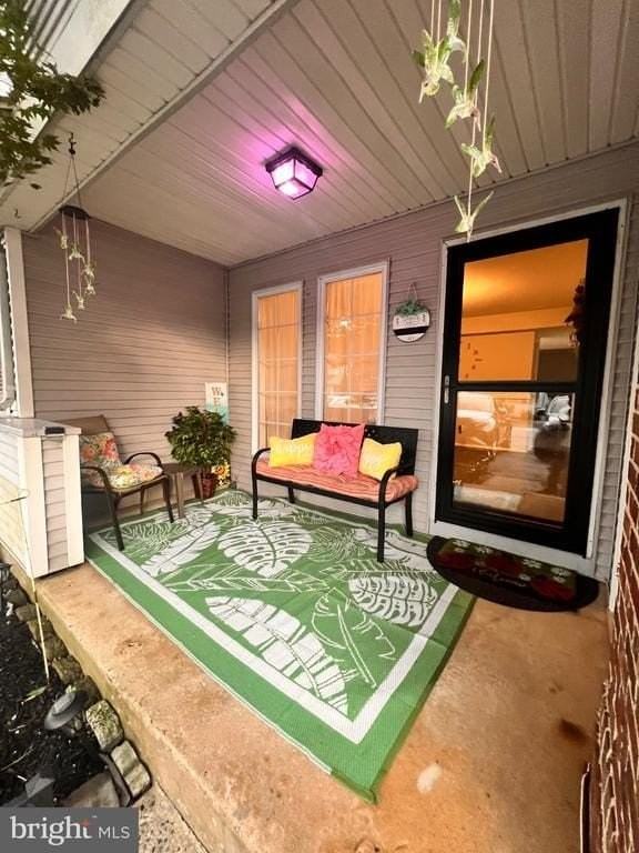 125 Lake Arrowhead Cir - Photo 3 of 35