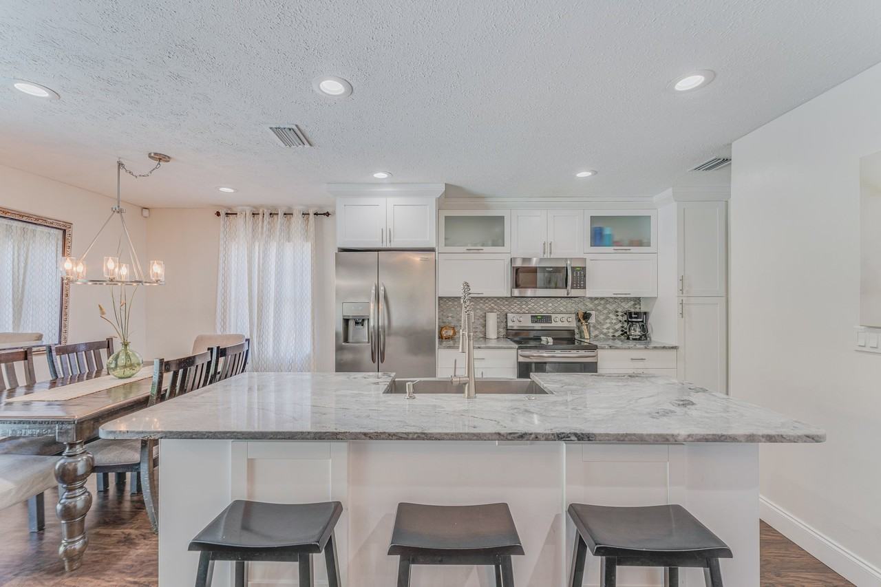10408 N Hartts Dr - Photo 6 of 20