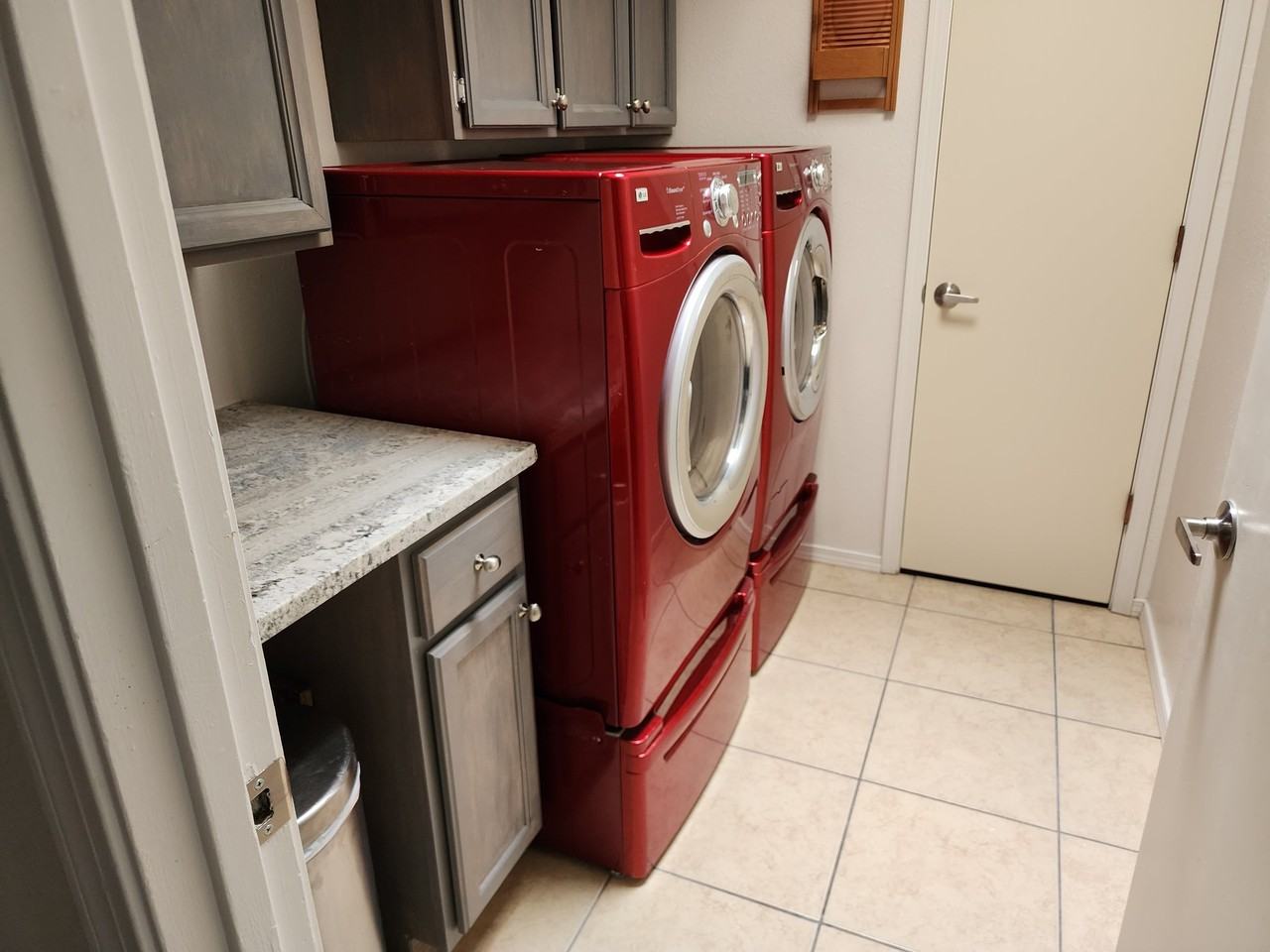 300 W 9th St #A - Photo 7 of 10