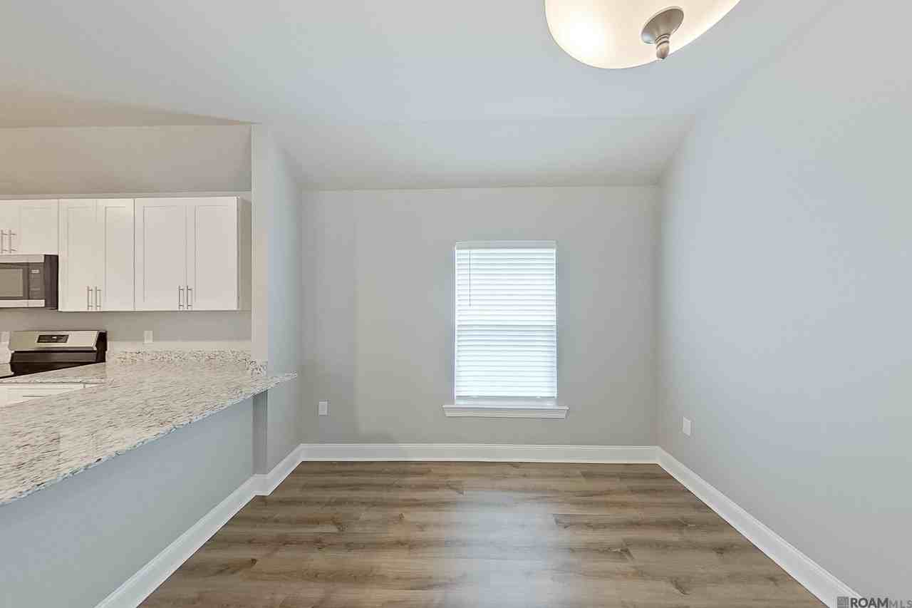 13963 Barrington Ave - Photo 7 of 25
