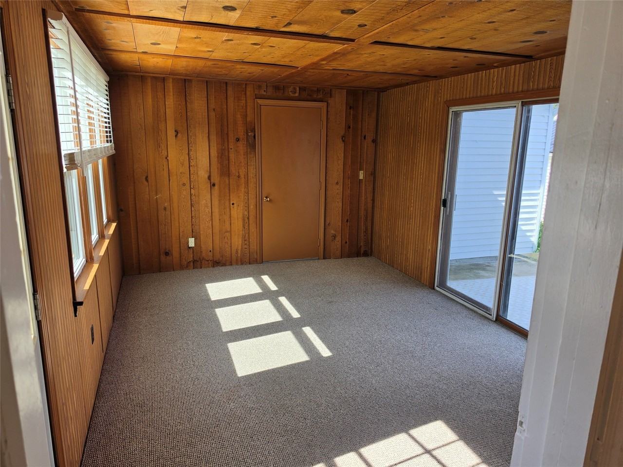 940 Oakmont Ave - Photo 5 of 12