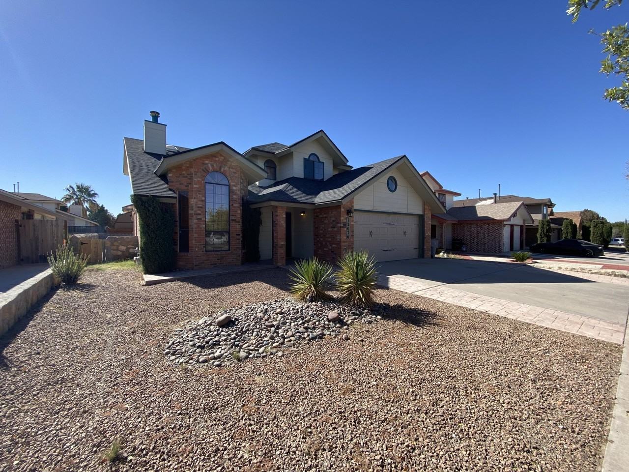 12076 Meadow Gate Dr - Photo 2 of 26