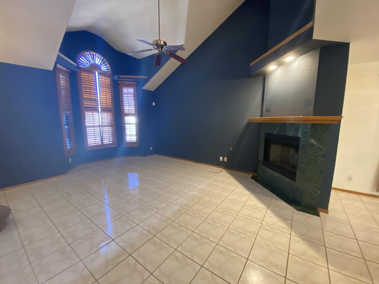 12076 Meadow Gate Dr - Photo 5 of 26