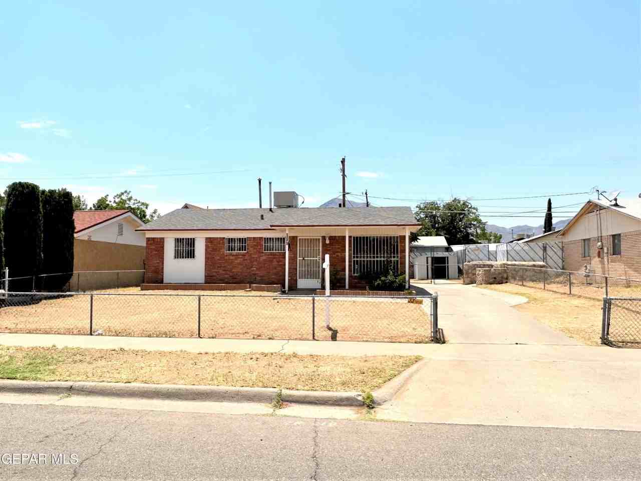 10241 Kellogg St - Photo 2 of 19