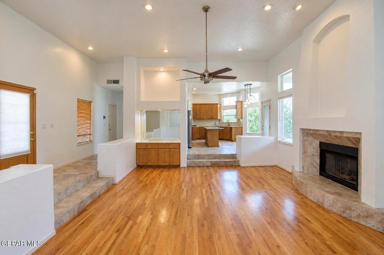 912 Los Pinos Way - Photo 7 of 35