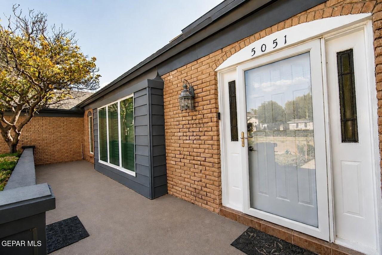 5051 Montoya Dr - Photo 4 of 50
