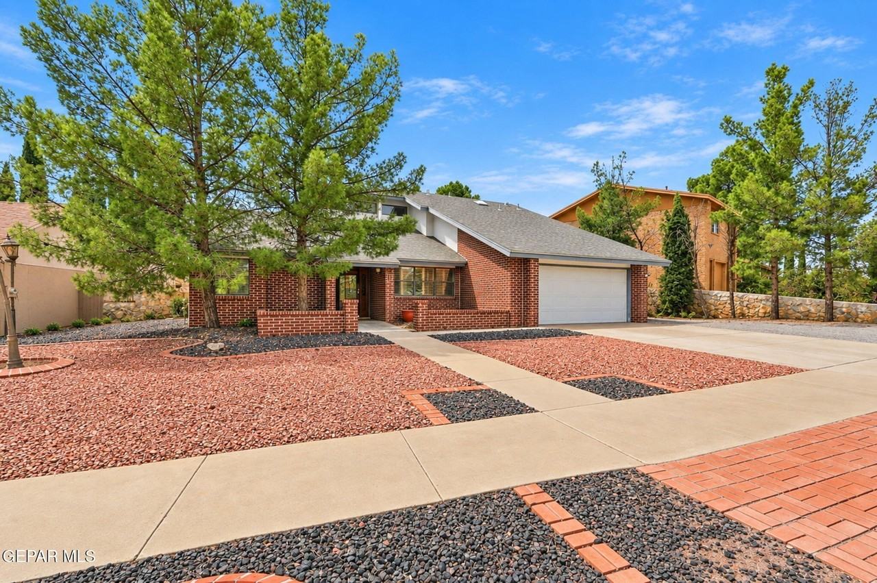 1377 Vista Granada Dr - Photo 2 of 30