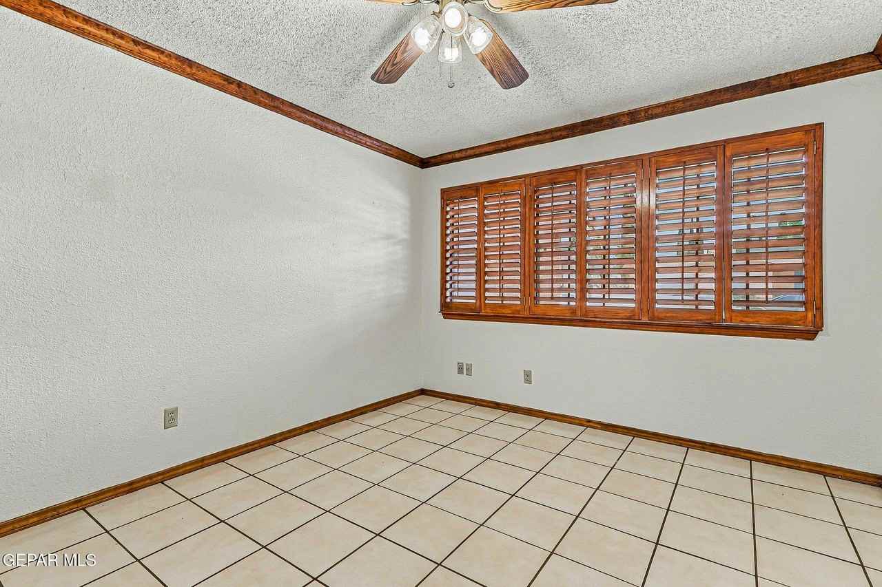 1377 Vista Granada Dr - Photo 4 of 30