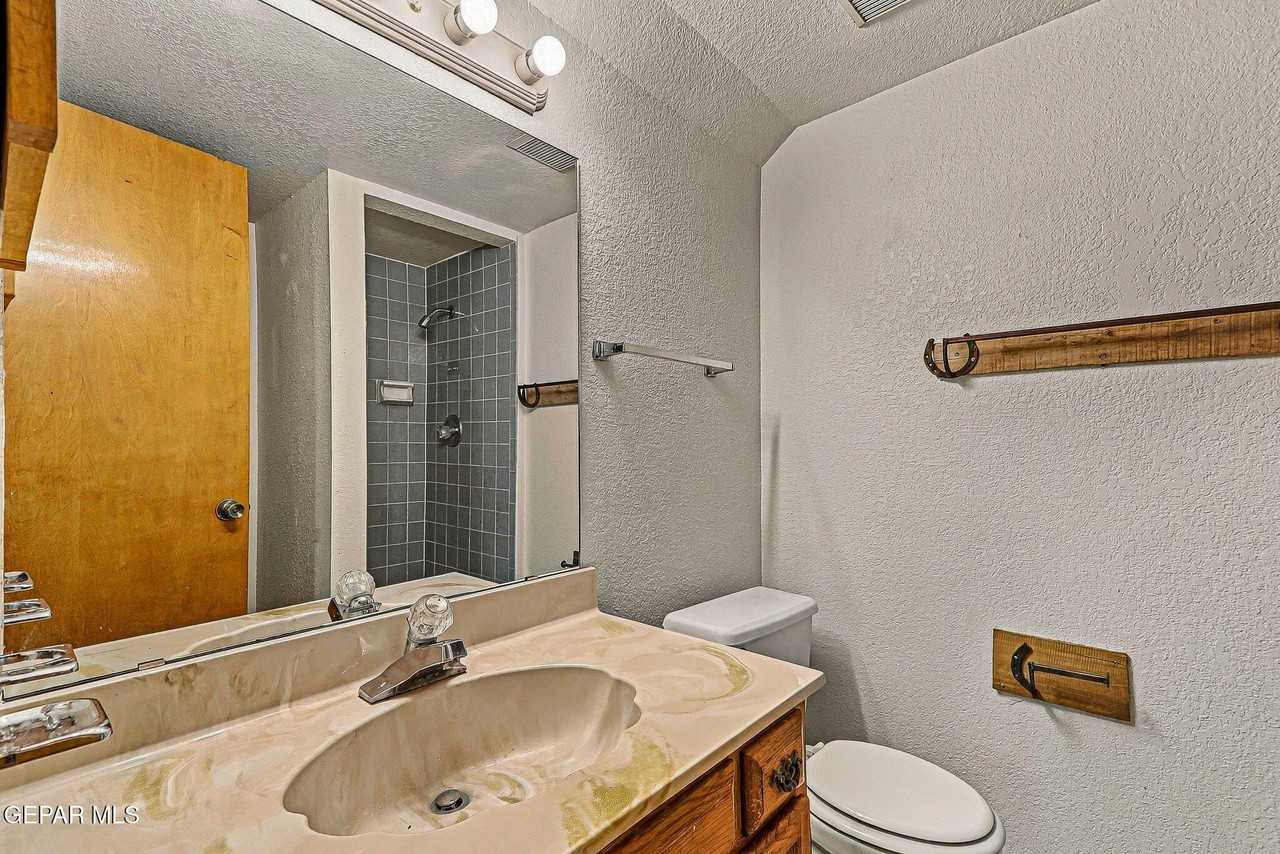1377 Vista Granada Dr - Photo 6 of 30