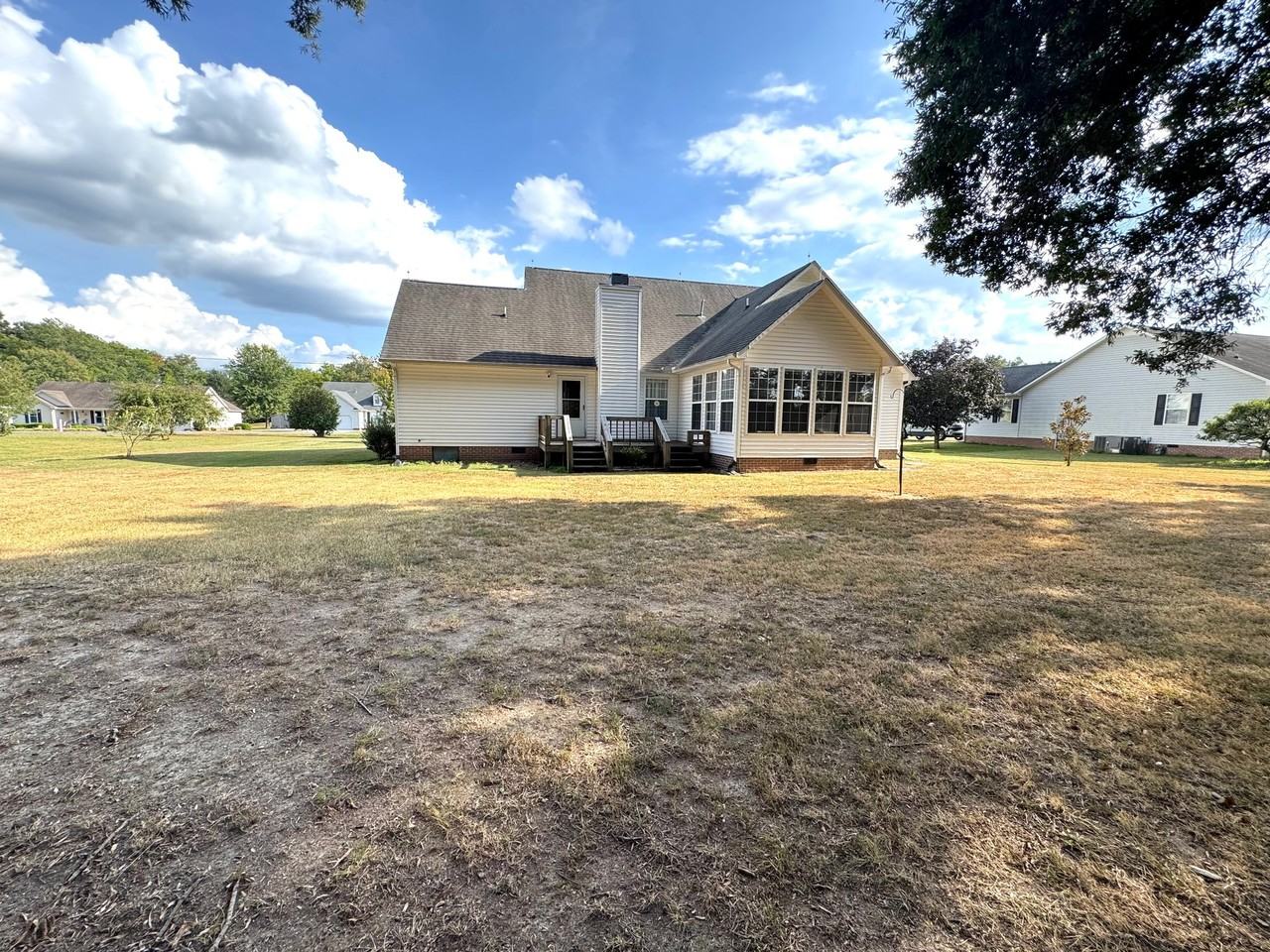 467 Evergreen Cir - Photo 2 of 19