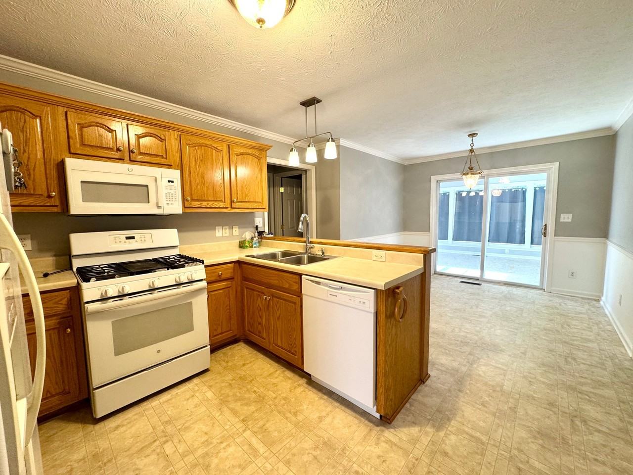 467 Evergreen Cir - Photo 7 of 19
