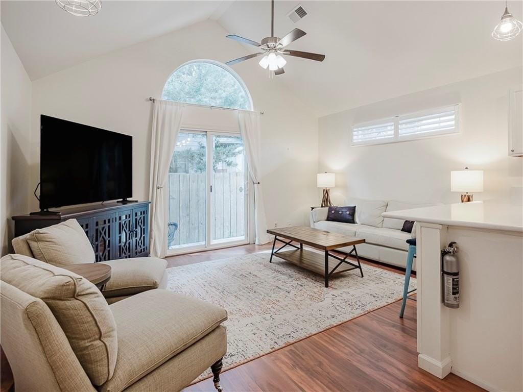 105 Palmetto St - Photo 3 of 14