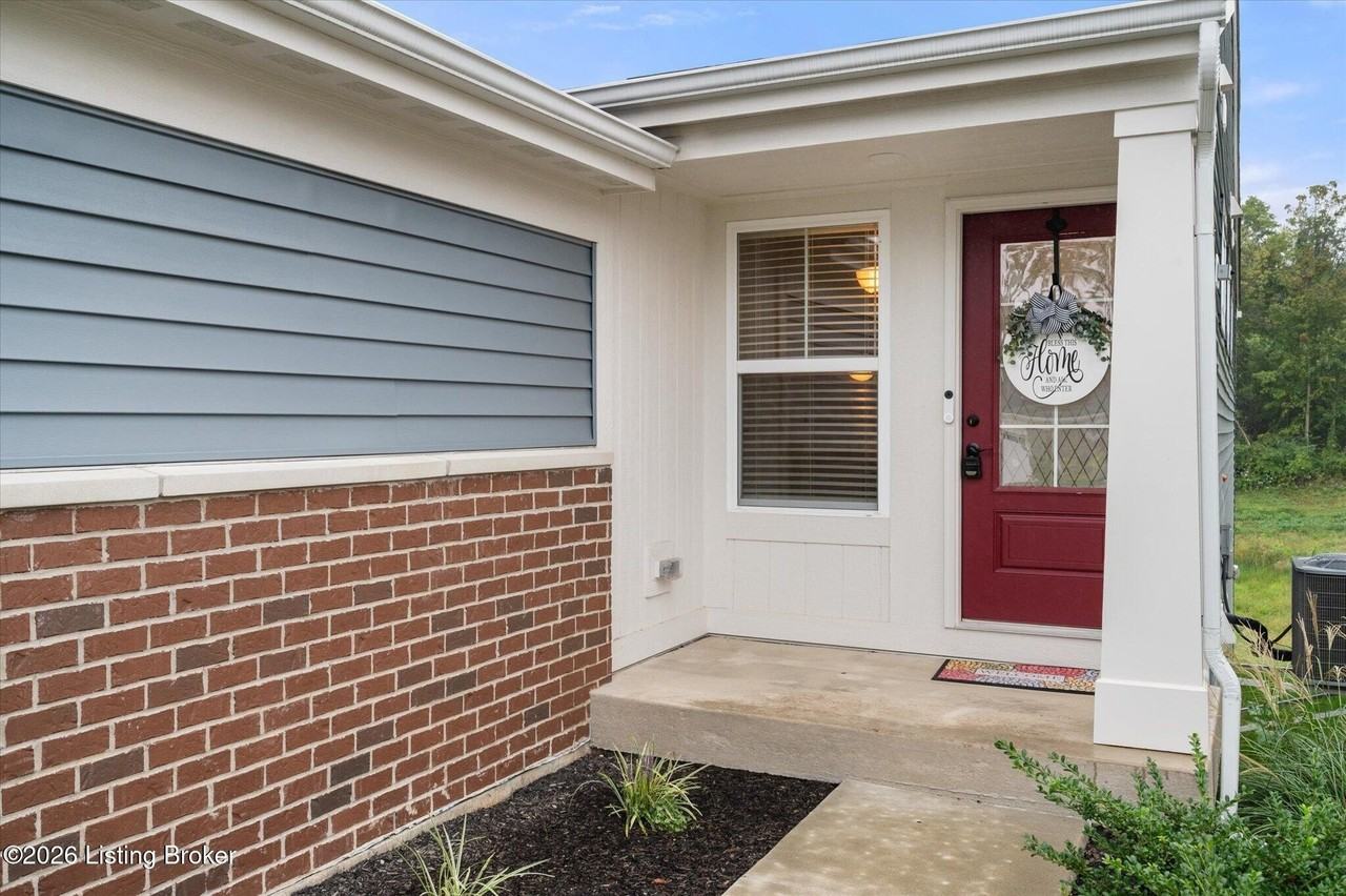 10040 Windcrest Farms Ln - Photo 5 of 38