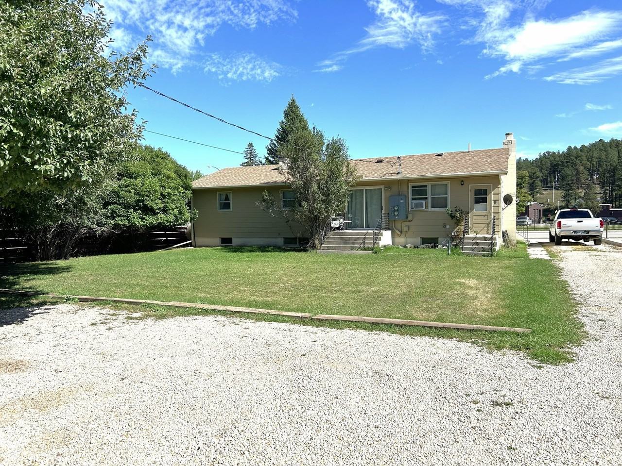 121 Walnut Ave #B