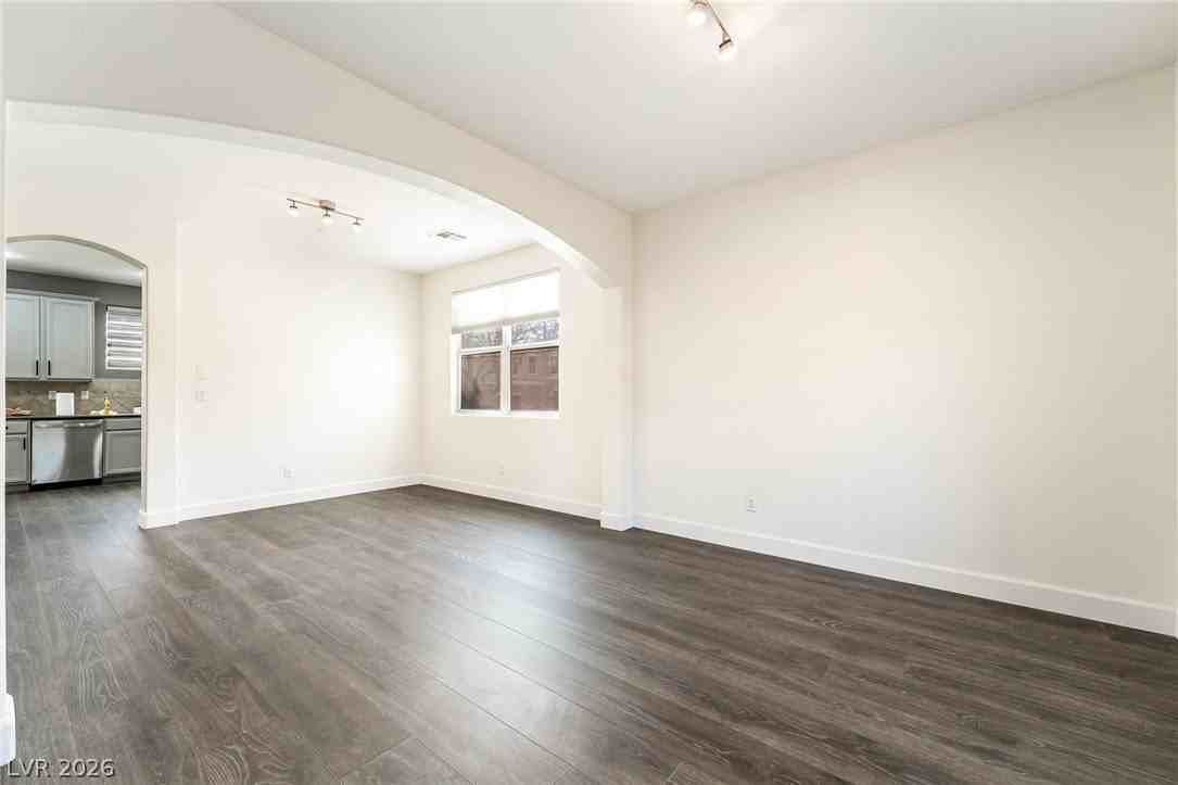 10328 Burwood St - Photo 4 of 42