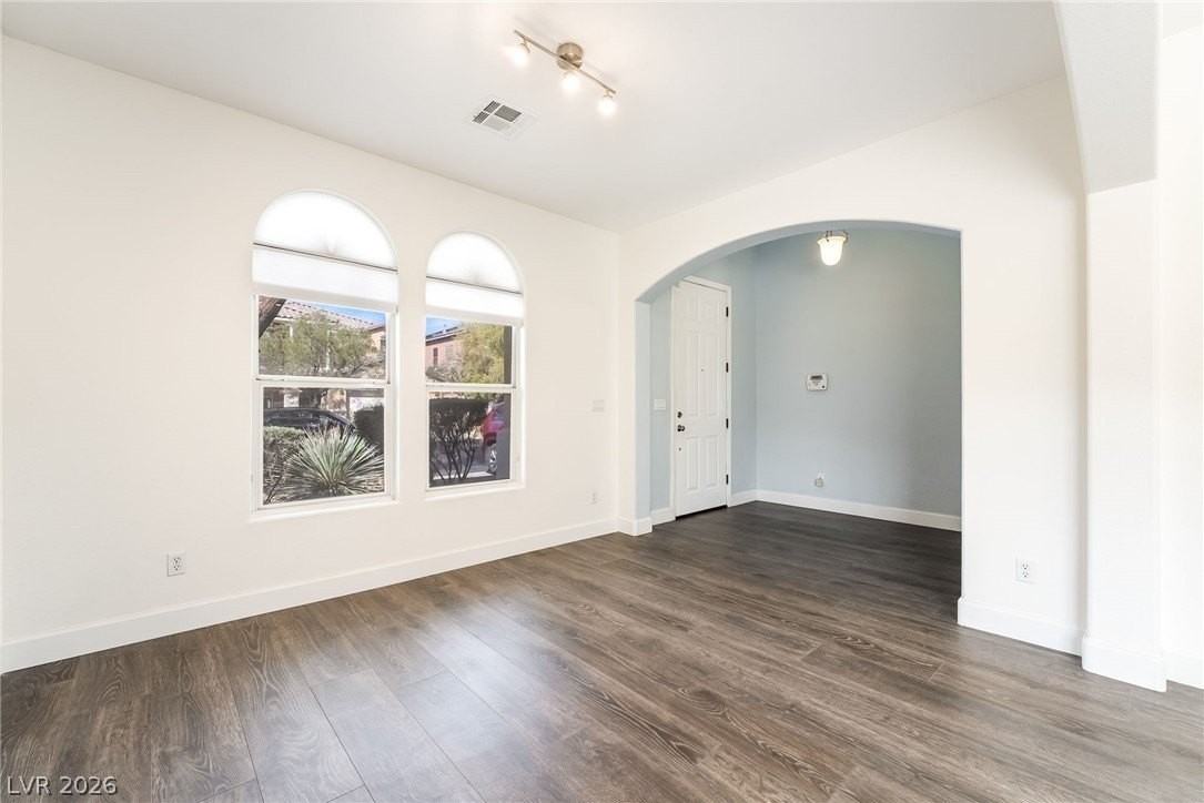 10328 Burwood St - Photo 5 of 42