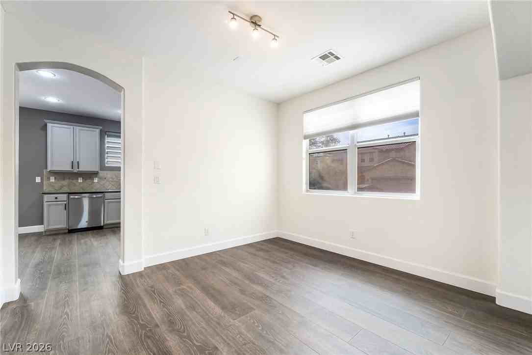 10328 Burwood St - Photo 7 of 42