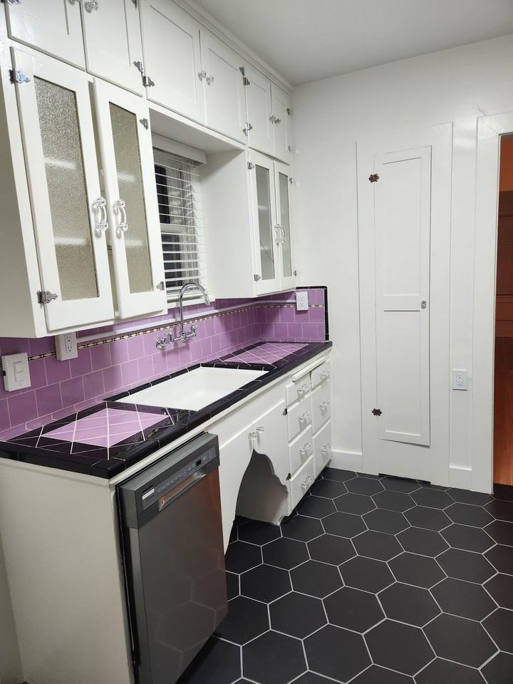 602 Roberts St #A - Photo 5 of 13