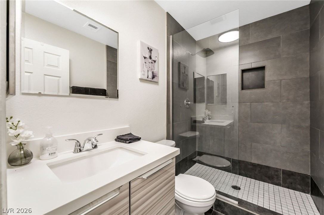 5576 W Rochelle Ave #43C - Photo 3 of 33