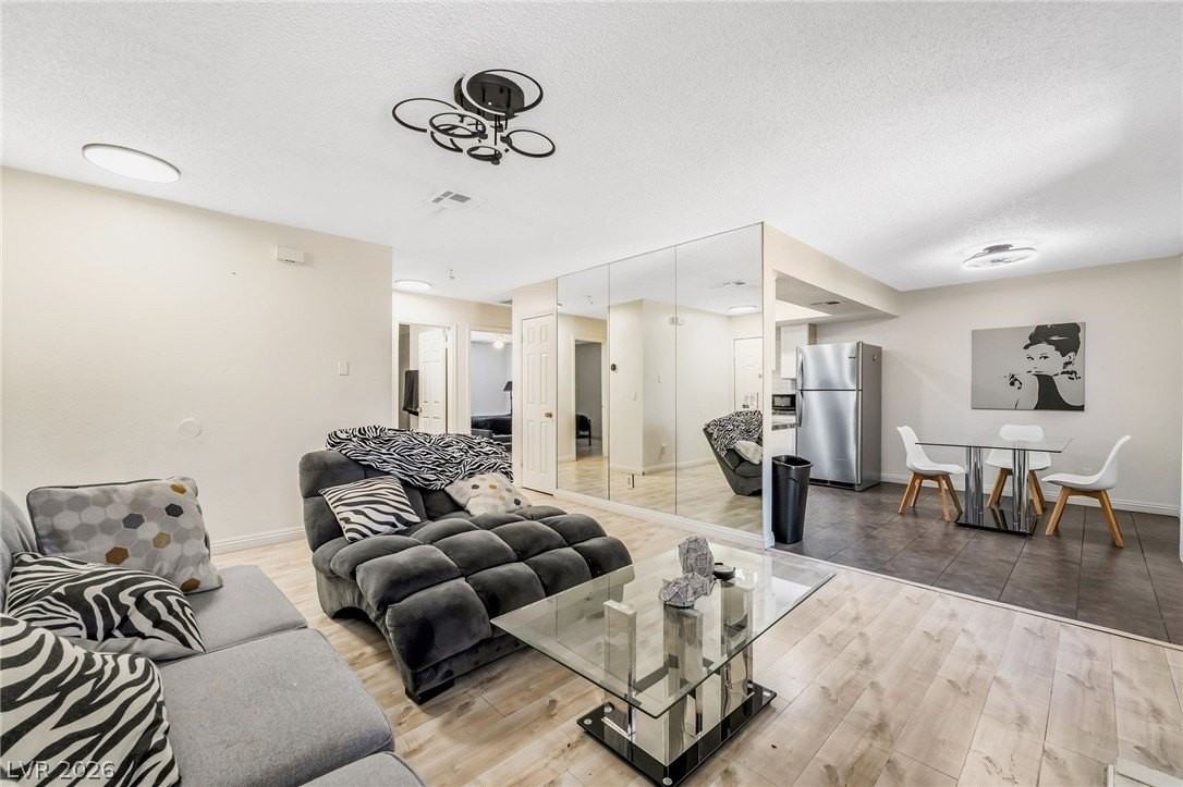 5576 W Rochelle Ave #43C - Photo 6 of 33