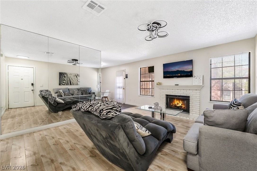 5576 W Rochelle Ave #43C - Photo 7 of 33