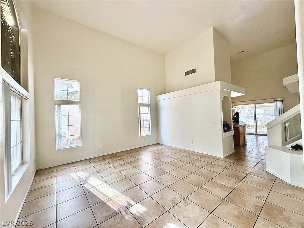 8700 Raindrop Canyon Ave - Photo 2 of 16