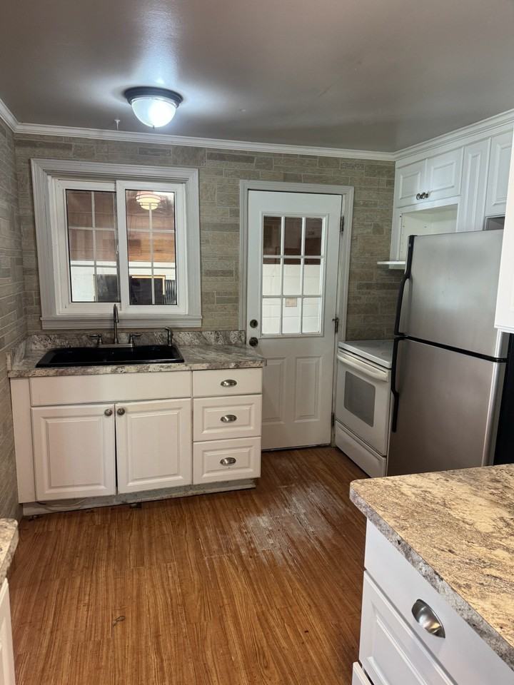 3350 S Gladwin Rd - Photo 2 of 20