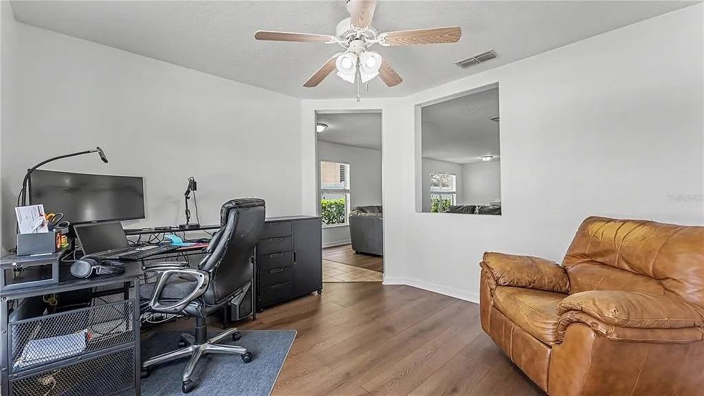 3005 Park Ridge Ave - Photo 6 of 20