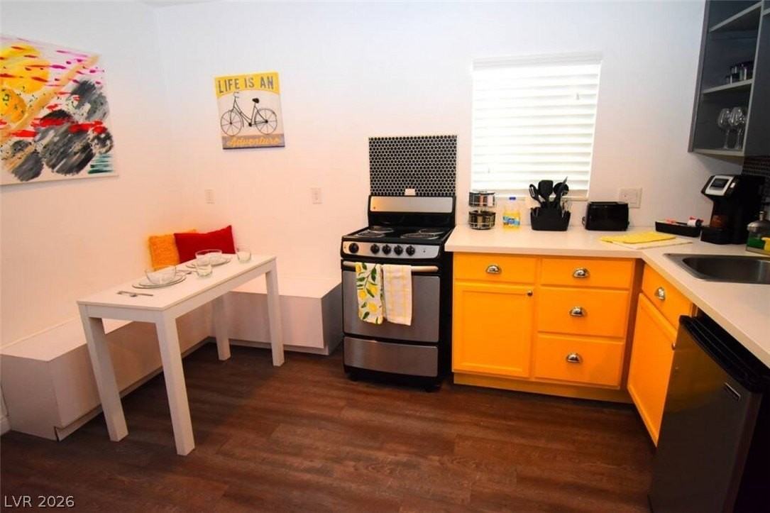 308 S 10th St #B - Photo 4 of 17