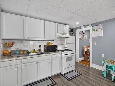 106 Grand St #108A - Photo 2 of 8