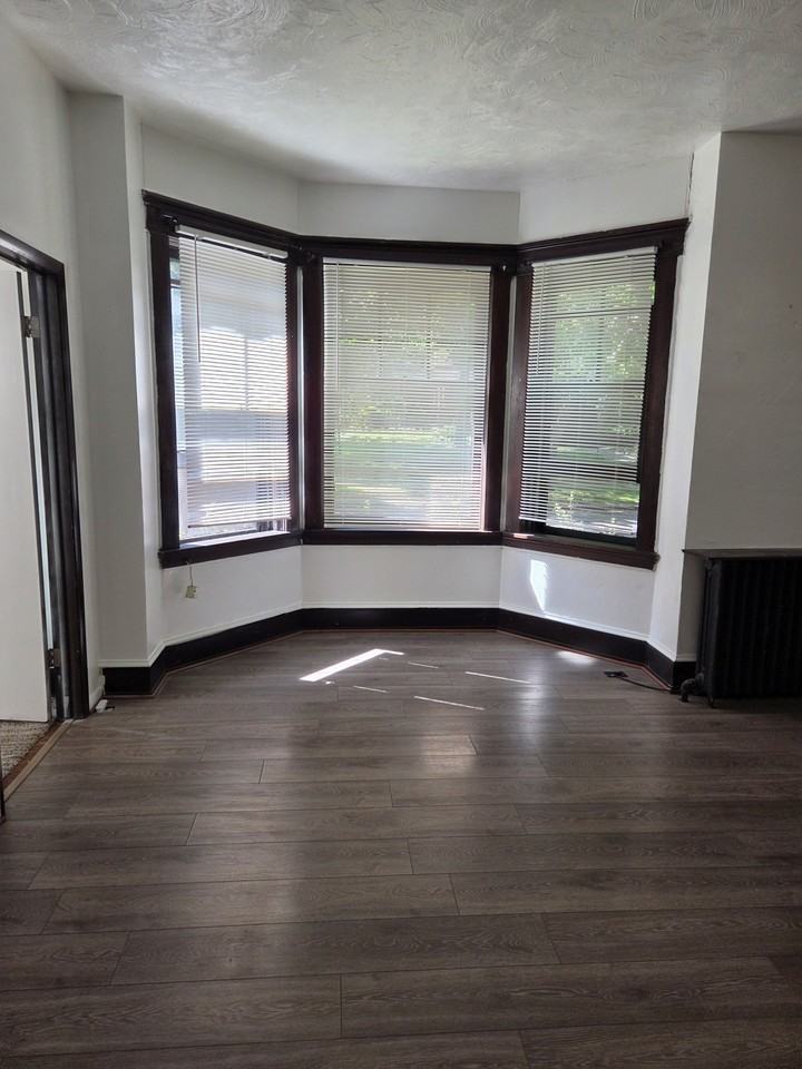 648 Winthrop St #A - Photo 4 of 7