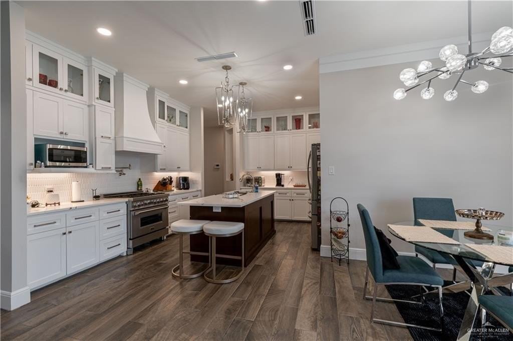 321 Cornell Ave - Photo 7 of 27
