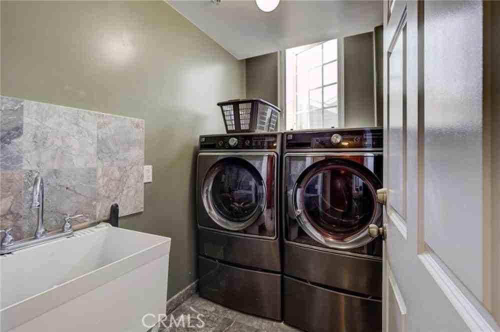 4045 Tilden Ave - Photo 6 of 6