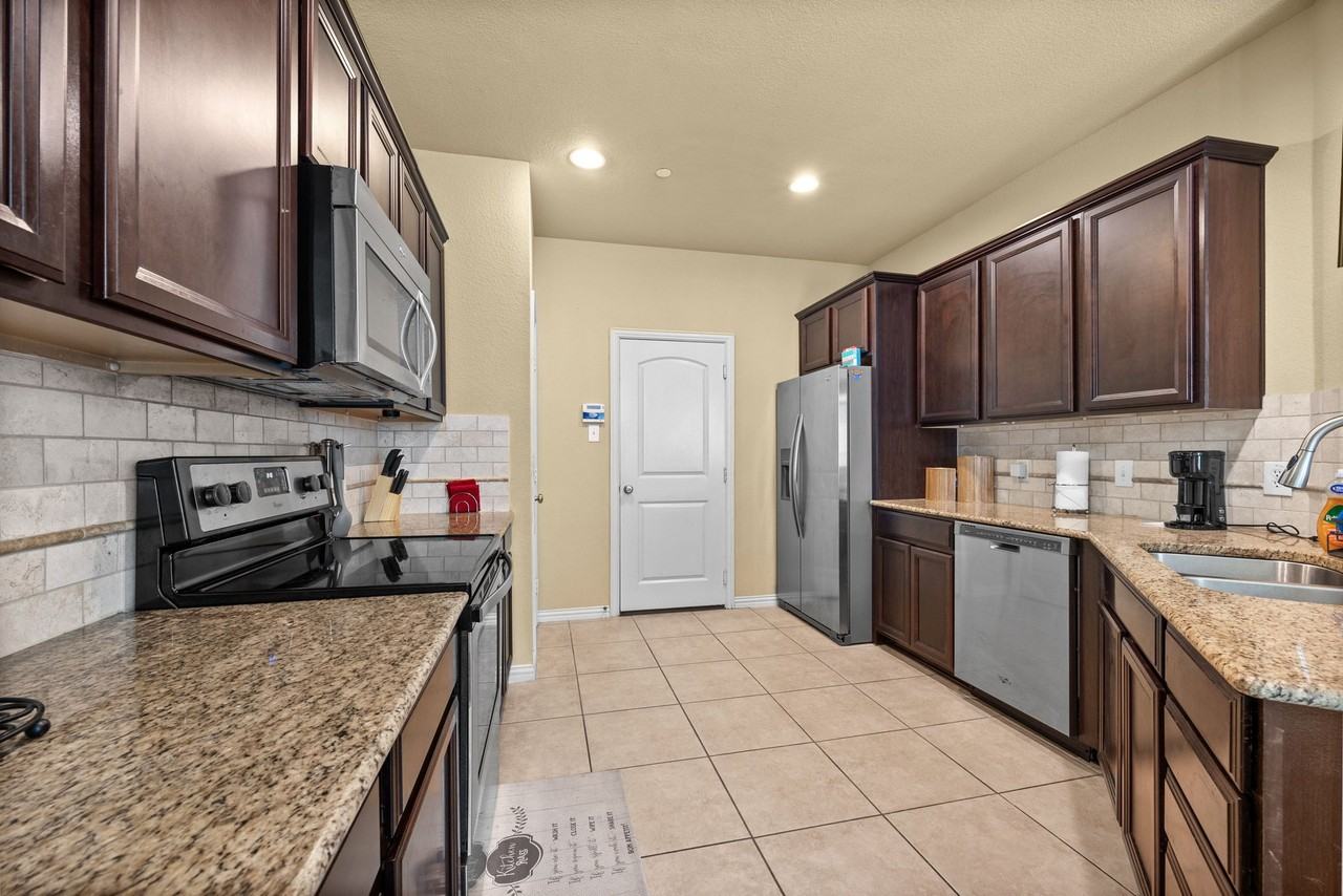 2269 Salado Dr - Photo 3 of 13