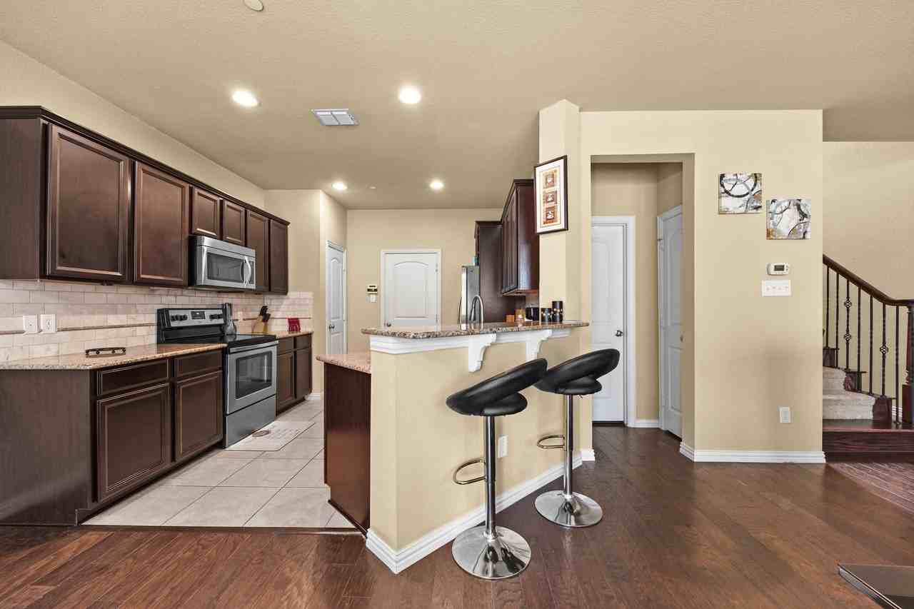 2269 Salado Dr - Photo 4 of 13