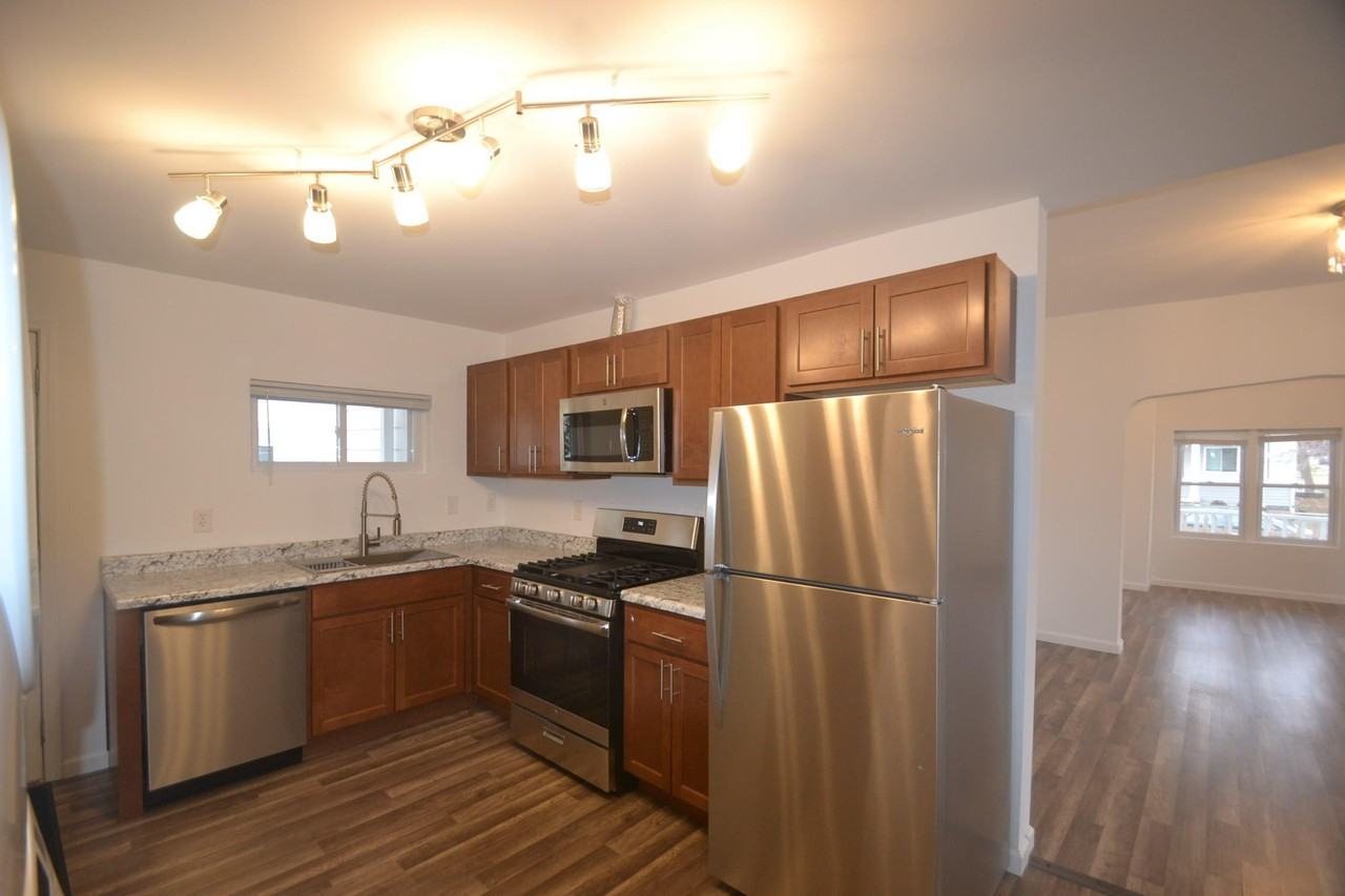 610 Union St #1 - Photo 4 of 21
