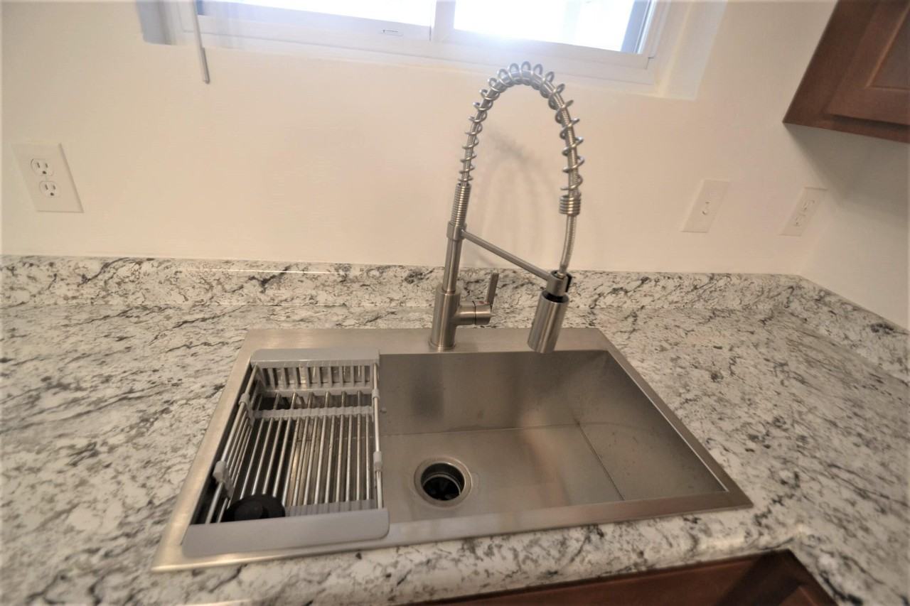 610 Union St #1 - Photo 5 of 21