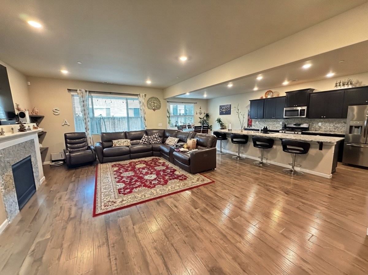 621 Rosewood Dr Sw - Photo 3 of 20